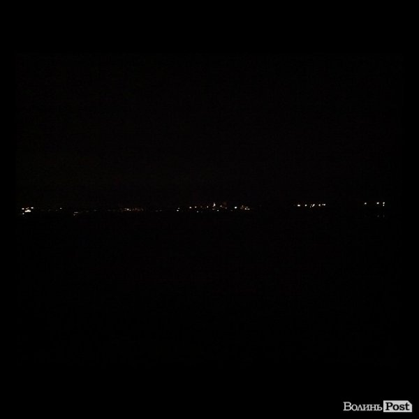 Вигляд на нічний Луцьк з оглядового майданчика @skinik 